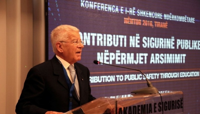 Drejtori Smakiqi mori pjes&euml; n&euml; konferenc&euml;n shkencore  nd&euml;rkomb&euml;tare n&euml; Tiran&euml; 