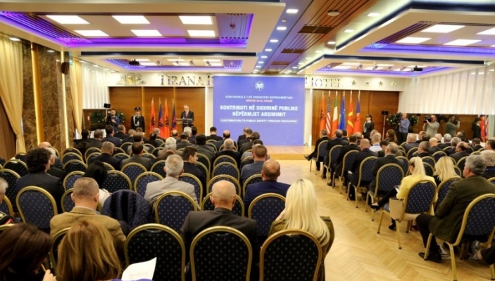 Drejtori Smakiqi mori pjes&euml; n&euml; konferenc&euml;n shkencore  nd&euml;rkomb&euml;tare n&euml; Tiran&euml; 