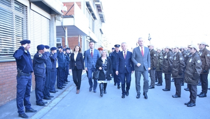  Drejtori i P&euml;rgjithsh&euml;m i Policis&euml; s&euml; Kosov&euml;s Rashit Qalaj dhe  Drejtori i P&euml;rgjithsh&euml;m i Sh&euml;rbimit Korrektues t&euml; Kosov&euml;s Nehat Thaqi vizituan Akademin&euml;