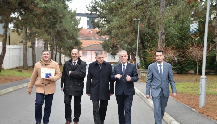 Drejtori i P&euml;rgjithsh&euml;m Ismail Smakiqi priti n&euml; takim drejtorin e Akademis&euml; Diplomatike Beqir Ismailin
