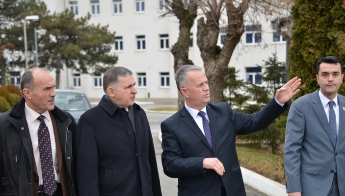 Drejtori i P&euml;rgjithsh&euml;m Ismail Smakiqi priti n&euml; takim drejtorin e Akademis&euml; Diplomatike Beqir Ismailin