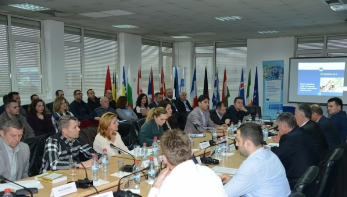 Kordinatorja e Zyr&euml;s Erasmus+ n&euml; Kosov&euml; dr.Remzije Istrefi mbajti nj&euml; prezantim n&euml; Akademi