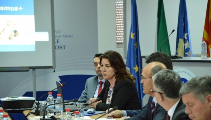 Kordinatorja e Zyr&euml;s Erasmus+ n&euml; Kosov&euml; dr.Remzije Istrefi mbajti nj&euml; prezantim n&euml; Akademi