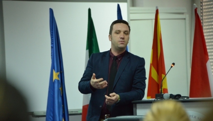 Kordinatorja e Zyr&euml;s Erasmus+ n&euml; Kosov&euml; dr.Remzije Istrefi mbajti nj&euml; prezantim n&euml; Akademi