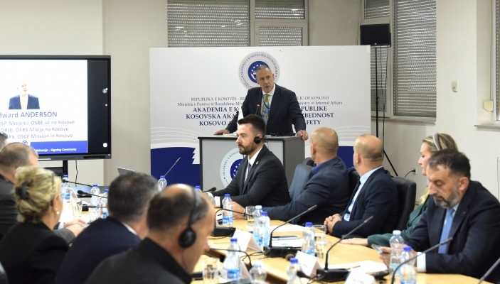 Akademia e Kosov&euml;s p&euml;r Siguri Publike n&euml;nshkruan marr&euml;veshje bashk&euml;punimi me Akademin&euml; e Drejt&euml;sis&euml; t&euml; Karolin&euml;s s&euml; Veriut t&euml; SHBA-ve