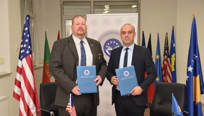 Akademia e Kosov&euml;s p&euml;r Siguri Publike n&euml;nshkruan marr&euml;veshje bashk&euml;punimi me Akademin&euml; e Drejt&euml;sis&euml; t&euml; Karolin&euml;s s&euml; Veriut t&euml; SHBA-ve