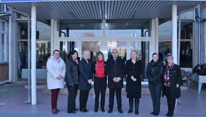 Nj&euml; delegacion i femrave police nga Mbret&euml;ria e Bashkuar vizitoi Akademin&euml; 