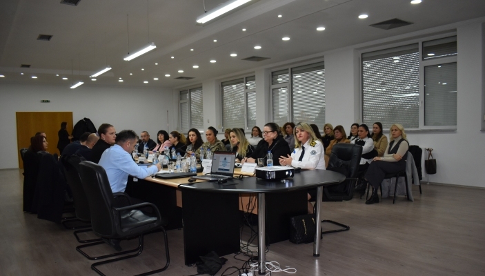 N&euml; Akademi u mbajt tryez&euml; shkencore  kund&euml;r dhun&euml;s ndaj grave