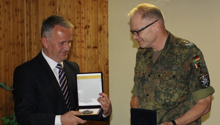 Drejtori Smakiqi vizitoi KFOR-in gjerman n&euml; Prizren