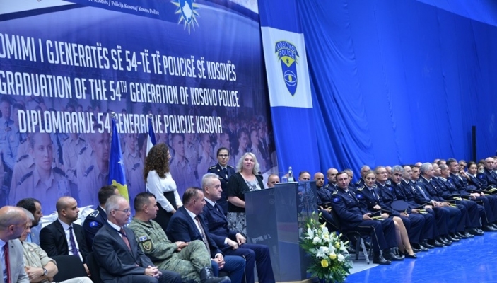 Sot u mbajt ceremonia e p&euml;rfundimit t&euml; pjes&euml;s teorike t&euml; programit profesional p&euml;r 416 kadet&euml;t t&euml; Policis&euml; s&euml; Kosov&euml;s 