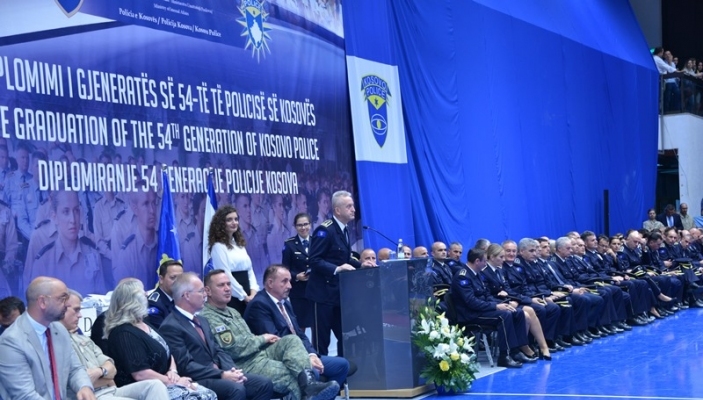 Sot u mbajt ceremonia e p&euml;rfundimit t&euml; pjes&euml;s teorike t&euml; programit profesional p&euml;r 416 kadet&euml;t t&euml; Policis&euml; s&euml; Kosov&euml;s 