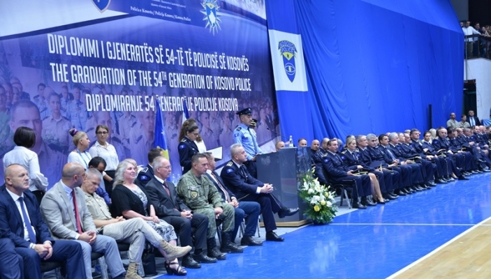 Sot u mbajt ceremonia e p&euml;rfundimit t&euml; pjes&euml;s teorike t&euml; programit profesional p&euml;r 416 kadet&euml;t t&euml; Policis&euml; s&euml; Kosov&euml;s 