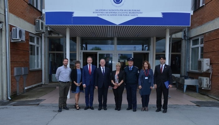 Z&euml;vend&euml;s ambasadori i OSBE-s&euml;   Kilian Wahl vizitoi Akademin&euml;