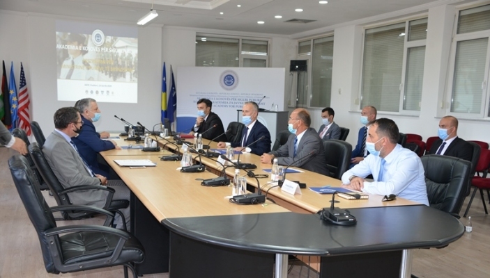 Ministri i MPB-s&euml; Agim Veliu vizitoi Akademin&euml; e Kosov&euml;s p&euml;r Siguri Publike