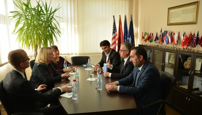 Ambasadorja e Finland&euml;s vizitoi Akademin&euml;