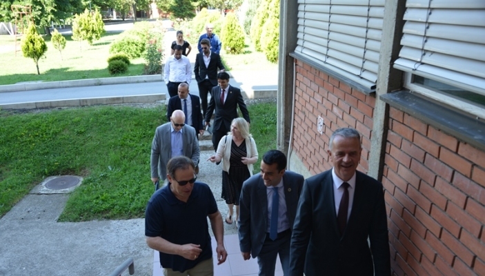 Ambasada  Amerikane ndihmon Akademin&euml;