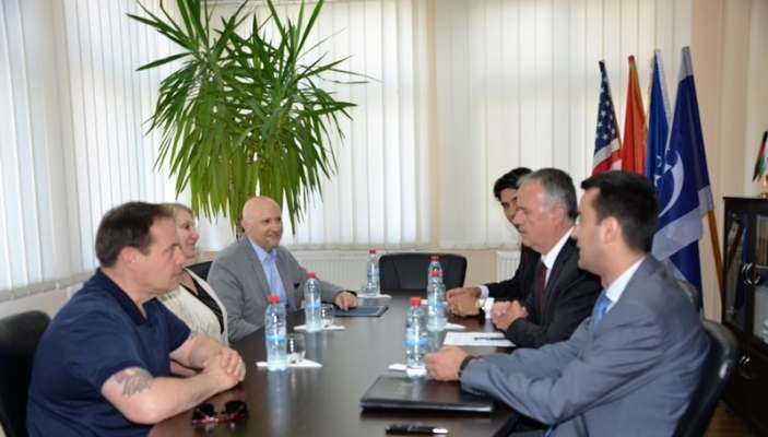 Ambasada  Amerikane ndihmon Akademin&euml;
