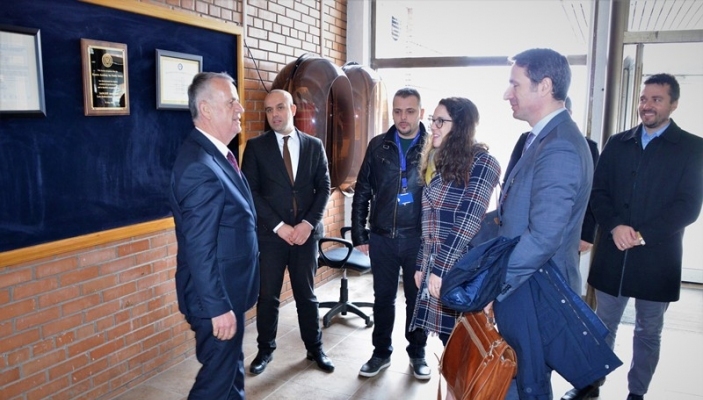 Jessalyn Brogan Walker menaxhere e programit Hedahay vizitoi Akademin&euml;