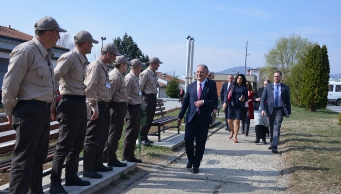 Nj&euml; delegacion i Departamentit t&euml; Shteteve t&euml;  Bashkuara t&euml; Amerik&euml;s vizitoi Akademin&euml; 