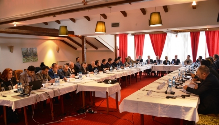 Prezantimi i t&#235; gjeturave &#147;Studimi i Fizibilitetit - Themelimi i studimeve pasuniversitare n&#235; siguri publike dhe n&#235; sektorin e siguris&#235; n&#235; Akademin&#235; e Kosov&#235;s p&#235;r Siguri Publike&#148; 
