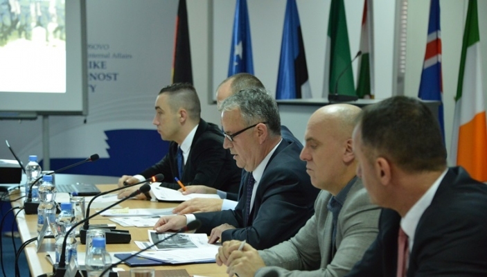 U mbajt takimi i rregullt i bordit t&euml; Akademis&euml; 