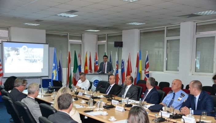 Ambasadori Delawie vizitoi Akademin&euml; 