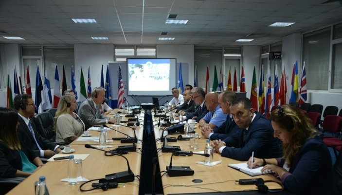 Ambasadori Delawie vizitoi Akademin&euml; 