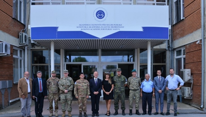 Nj&euml; delegacion nga KFOR-i me mision n&euml; Kosov&euml; vizitoi Akademin&euml;