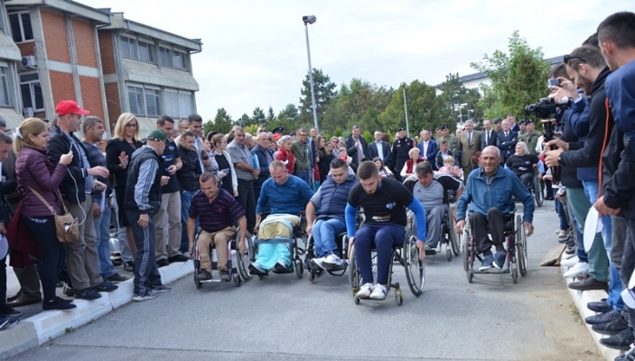 N&euml; Akademi po mbahet miniolimpiada p&euml;r personat me nevoja t&euml; ve&ccedil;anta