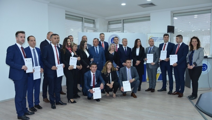 N&euml; Akademin&euml; e Kosov&euml;s p&euml;r Siguri Publike u mbajt ceremonia e p&euml;rfundimit t&euml; pjes&euml;s teorike t&euml; programit profesional p&euml;r 16 kadet&euml;t e Inspektoratit Policor t&euml; Kosov&euml;s