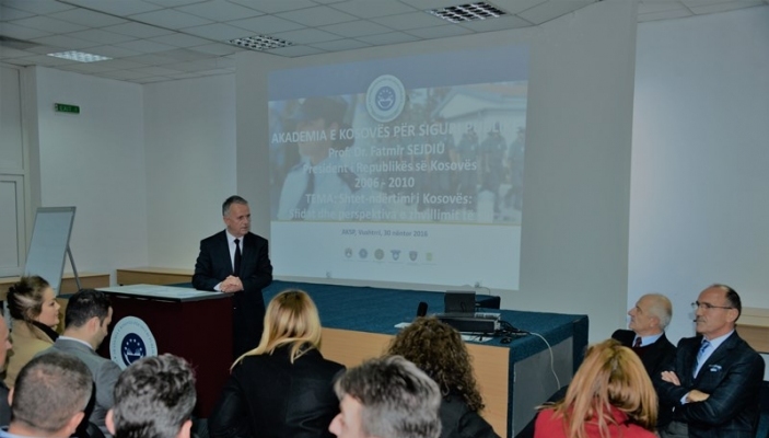 Presidenti Sejdiu dha nj&#235; ligj&#235;rat&#235; para student&#235;ve t&#235; Fakultetit t&#235; AKSP-s&#235;