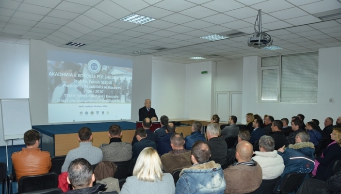 Presidenti Sejdiu dha nj&#235; ligj&#235;rat&#235; para student&#235;ve t&#235; Fakultetit t&#235; AKSP-s&#235;
