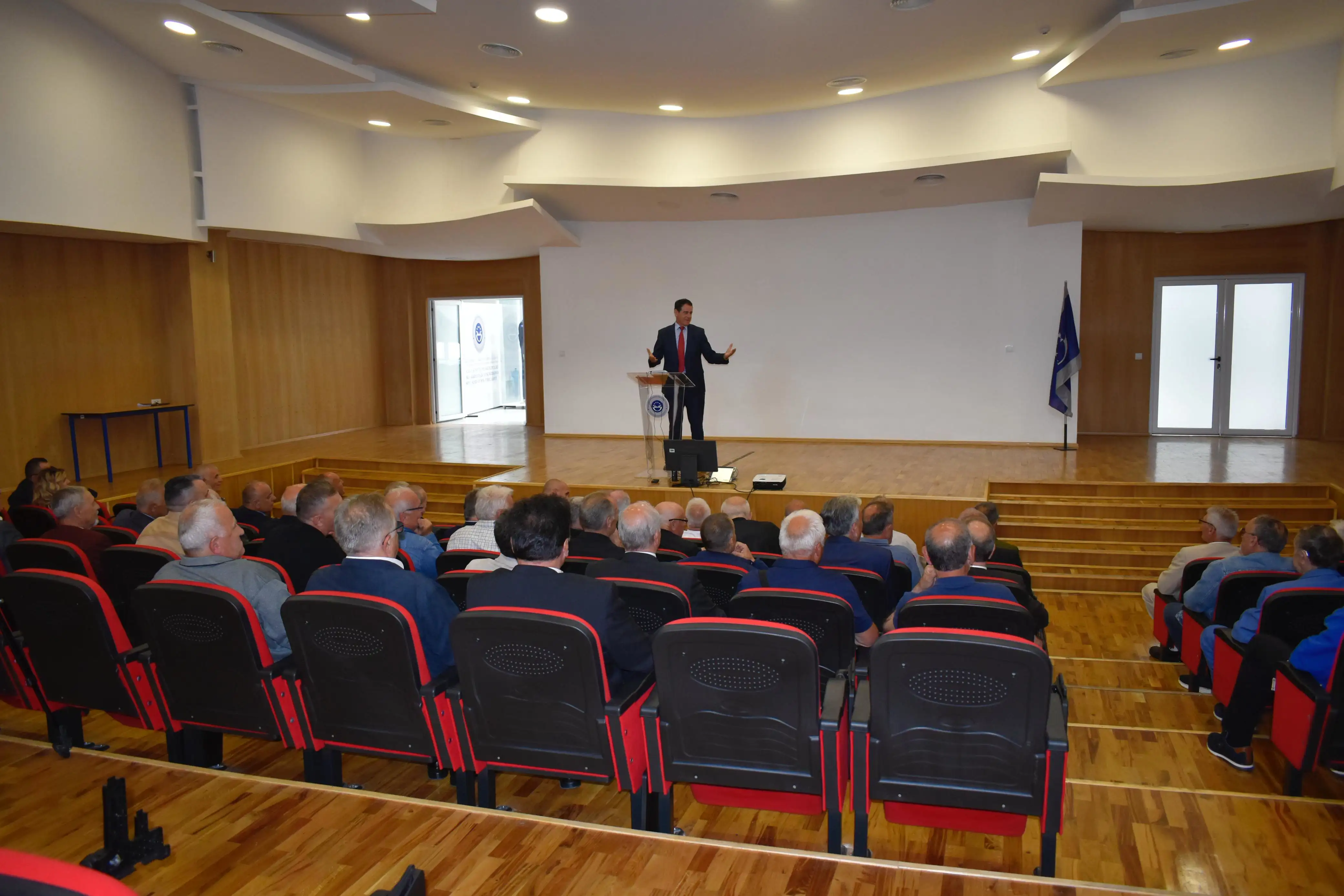Në Akademinë e Kosovës për Siguri Publike u shënua 50-vjetori i diplomimit të Gjeneratës së Parë të Kadetëve të Shkollës së Mesme për Punë të Brendshme