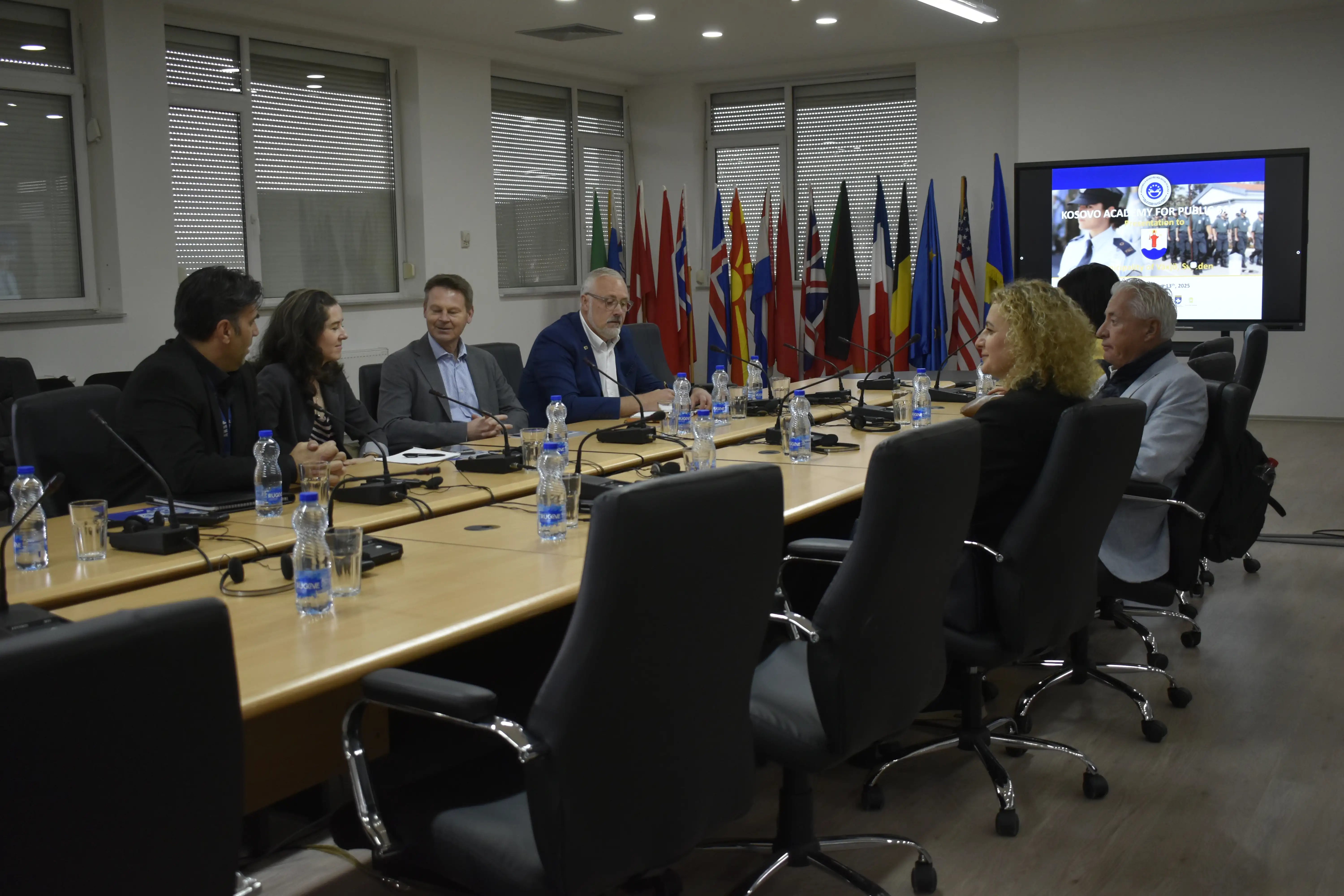 Delegacioni i zyrtarëve të lartë nga Komuna Växjö e Suedisë vizitoi AKSP-në