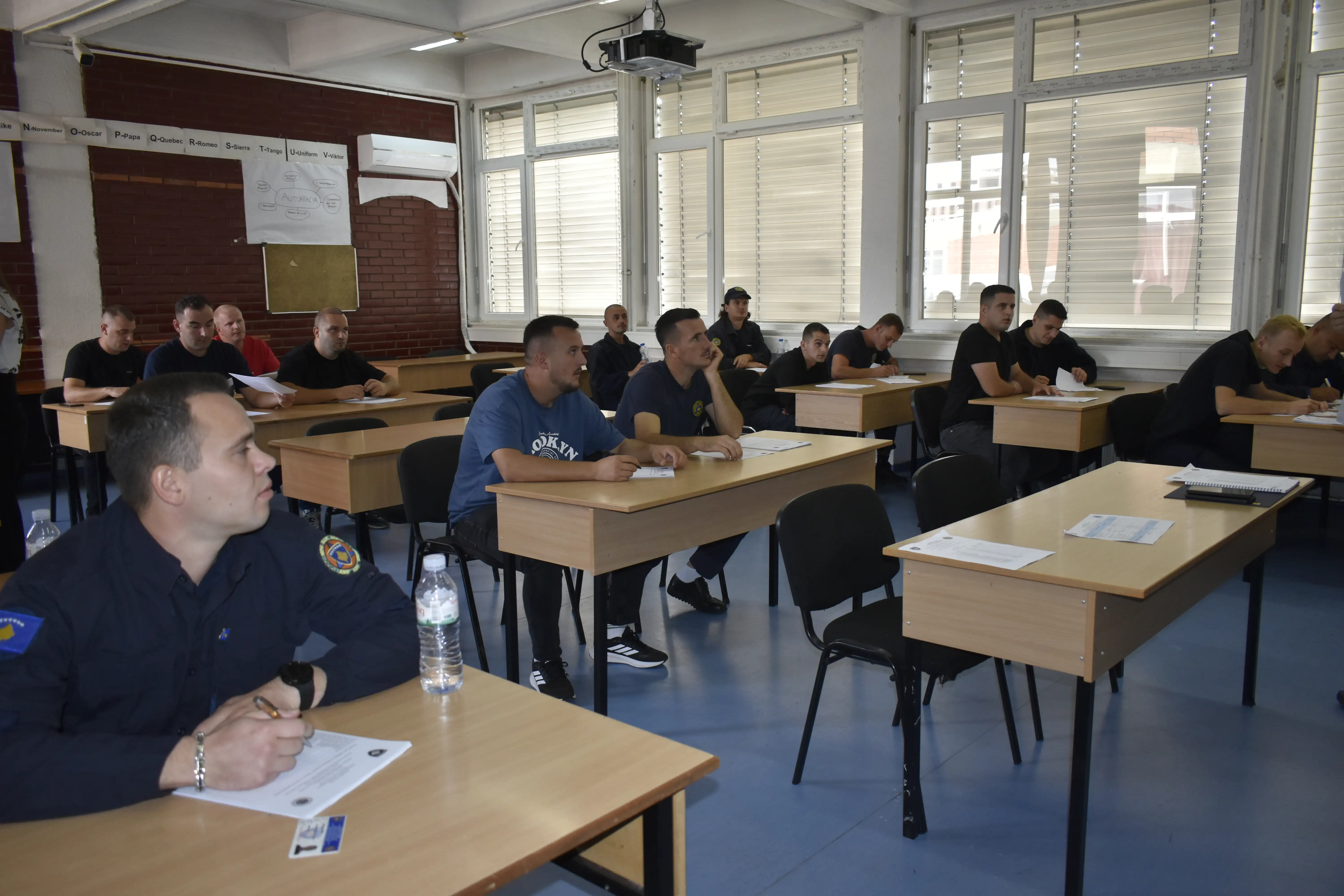 Në Akademinë e Kosovës për Siguri Publike filloi trajnimi profesional për zjarrfikës