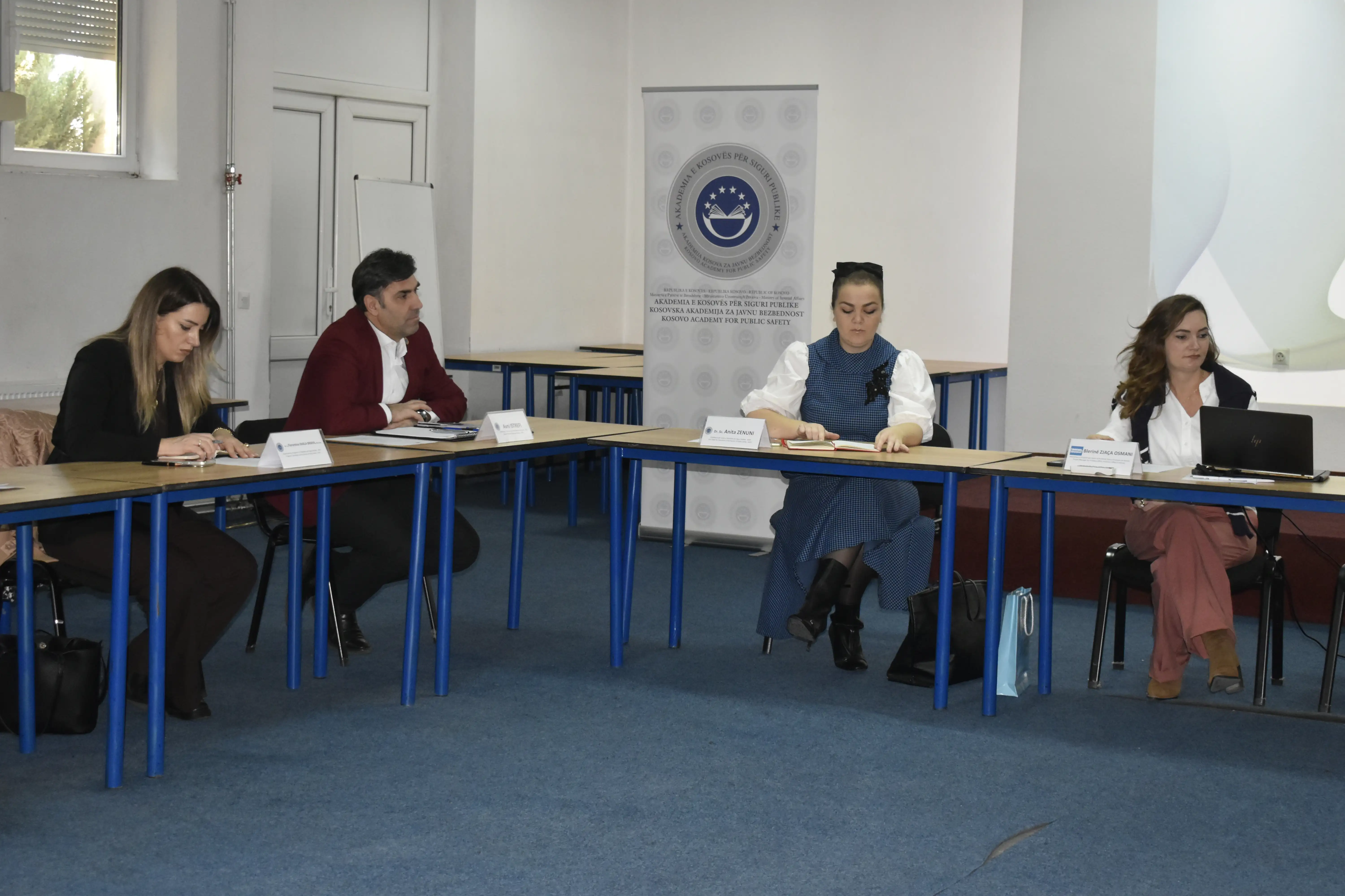 Zyra e Erasmus+ në Kosovë mbajti sesionin informues për programin Erasmus+ për stafin dhe studentët e AKSP-së