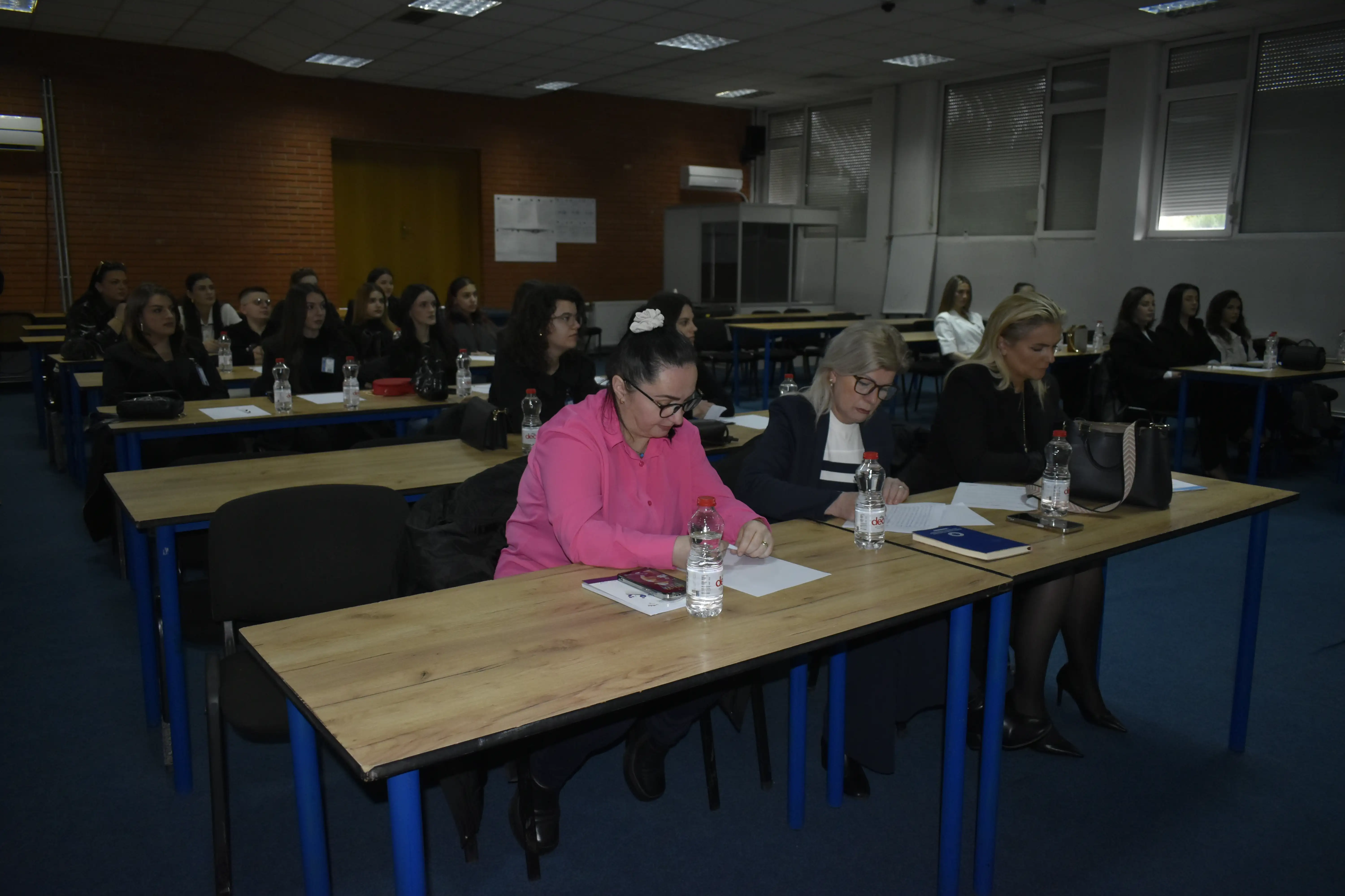 Në AKSP u mbajt punëtoria “Ndërtimi i një mjedisi të sigurt: Parandalimi i ngacmimeve seksuale”