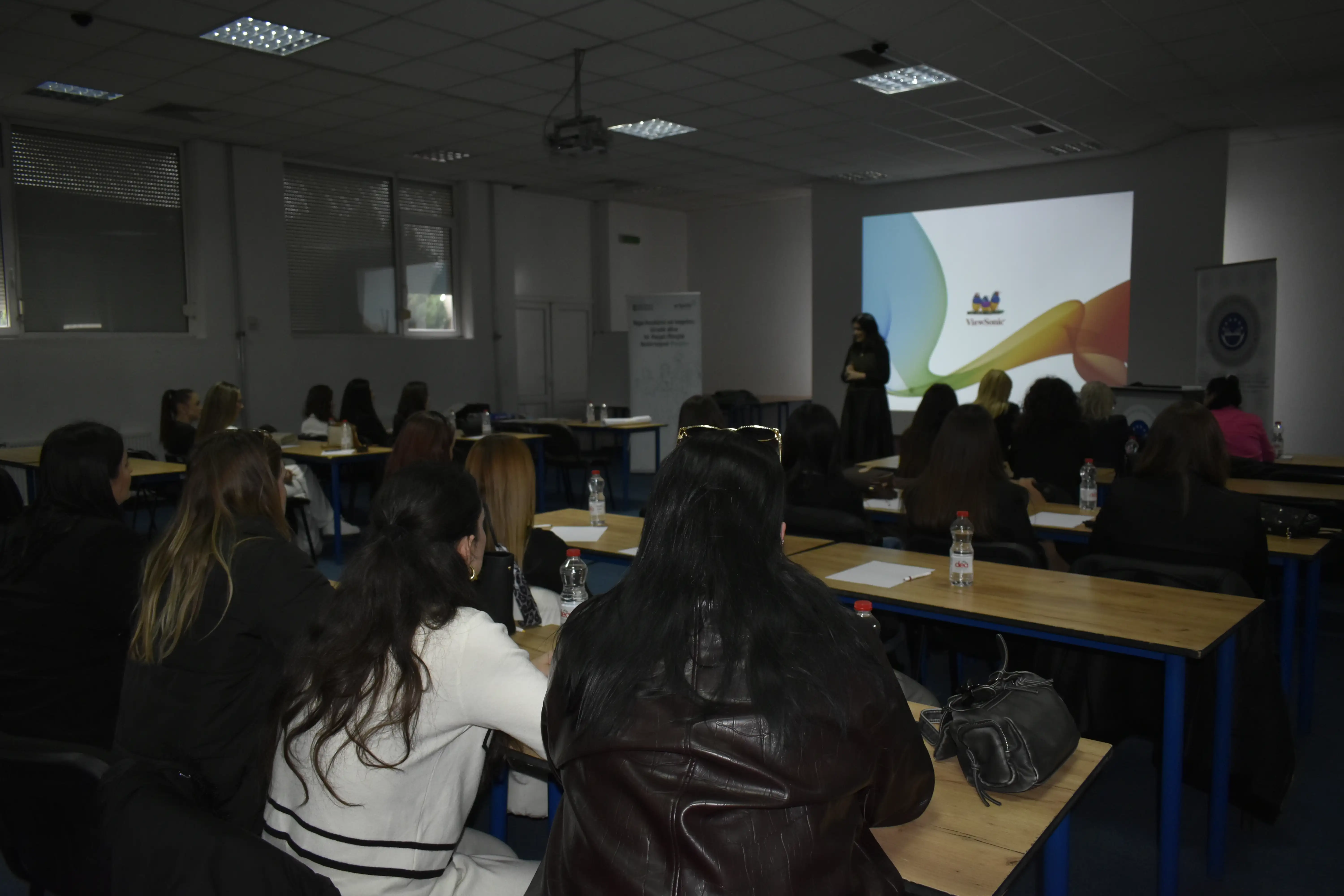 Në AKSP u mbajt punëtoria “Ndërtimi i një mjedisi të sigurt: Parandalimi i ngacmimeve seksuale”