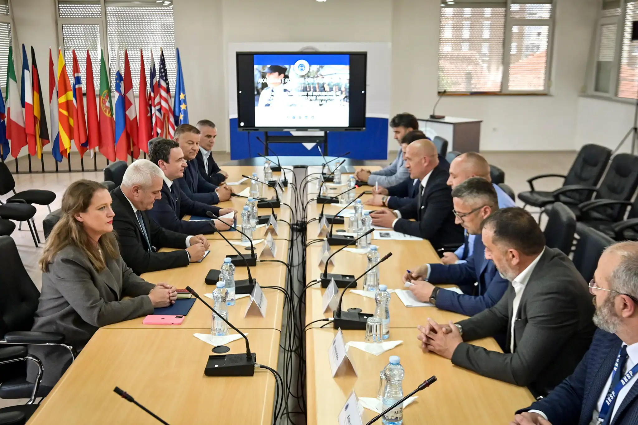 Kryeministri Kurti dhe Ministri Sveçla vizituan Akademinë e Kosovës për Siguri Publike