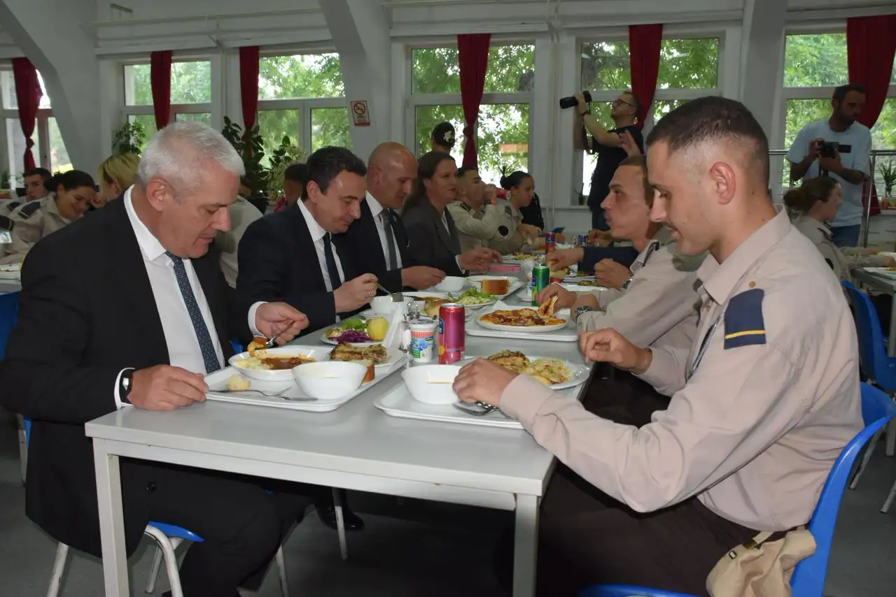 Kryeministri Kurti dhe Ministri Sveçla vizituan Akademinë e Kosovës për Siguri Publike