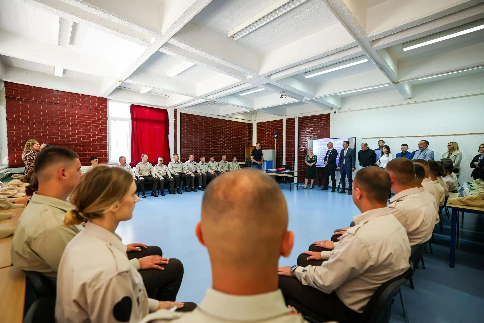 Zëvendëskryeministrja Donika Gërvalla-Schwarz, vizitoi Akademinë e Kosovës për Siguri Publike