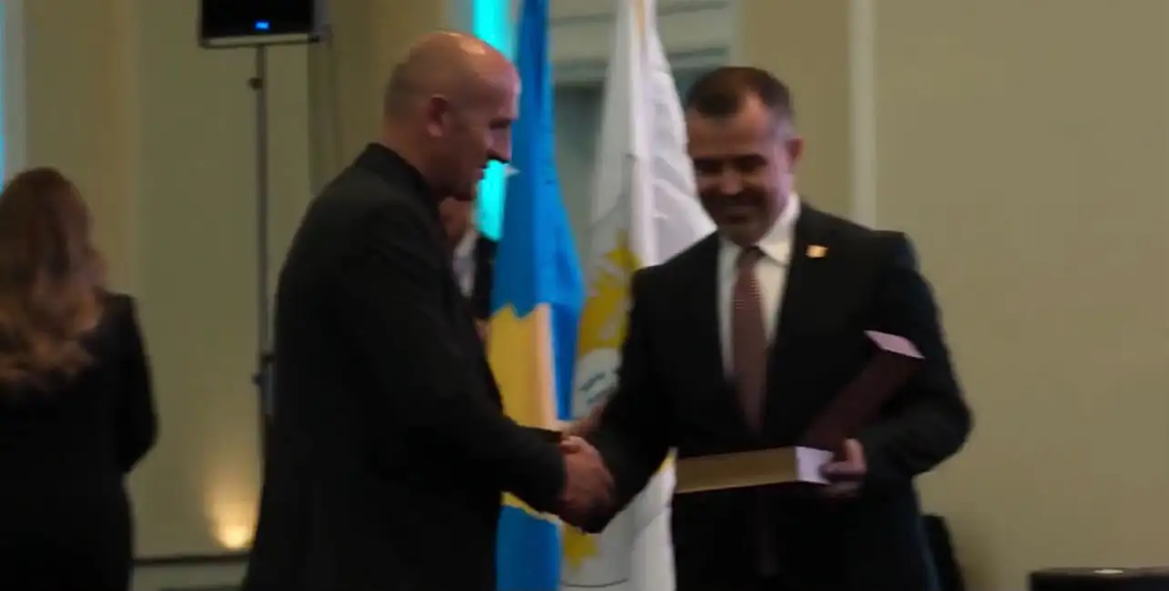 Për bashkëpunim dhe kontribut të veçantë, IPK nderon Akademinë e Kosovës për Siguri Publike
