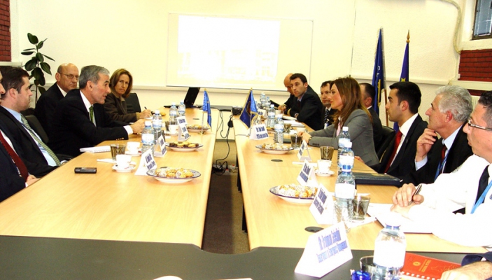 Shefi i EULEX-it, Yves de Kermabon vizitoi Qendr&euml;n e Kosov&euml;s p&euml;r Siguri Publike, Edukim dhe Zhvillim