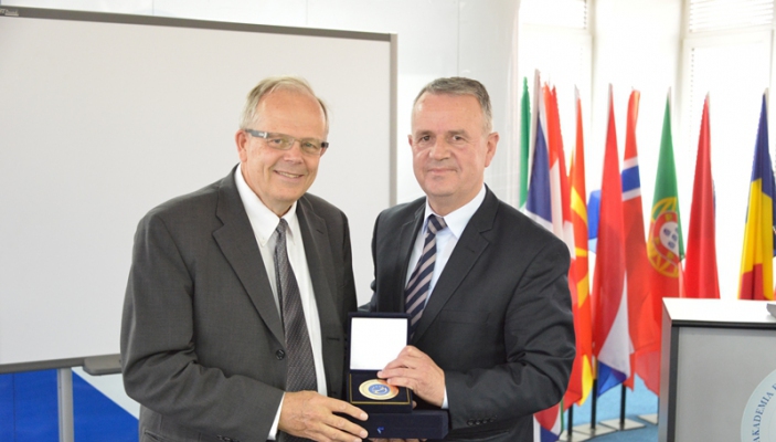 Profesor&euml;t e universiteti &#147;Utah Valley&#148; vizituan Akademin&euml;