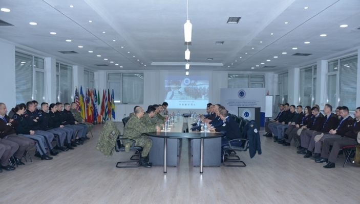  Udh&euml;heq&euml;s dhe  kadet&euml; t&euml; Forc&euml;s s&euml; Siguris&euml; s&euml; Kosov&euml;s vizituan Akademin&euml;