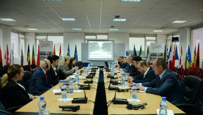 Nj&euml; delegacion nga Byro p&euml;r &Ccedil;&euml;shtje Nd&euml;rkomb&euml;tare t&euml; Narkotik&euml;ve dhe Zbatim t&euml; Ligjit vizitoi Akademin&euml;