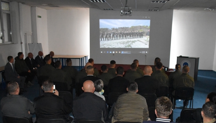 Tremb&euml;dhjet&euml; zyrtar&euml; policor&euml; p&euml;rfunduan trajnimin  p&euml;r Nj&euml;sin&euml; e Mbrojtjes s&euml; Af&euml;rt