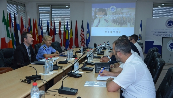 Adrian Shtuni vizitoi Akademin&euml; e Kosov&euml;s p&euml;r Siguri Publike