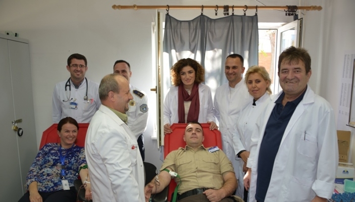 N&euml; Akademi n&euml; m&euml;nyr&euml; vullnetare u dhuruan af&euml;r 200  doza gjak