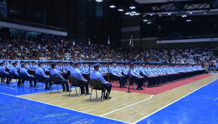 Sot u mbajt ceremonia e p&euml;rfundimit t&euml; pjes&euml;s teorike t&euml; programit profesional p&euml;r 416 kadet&euml;t t&euml; Policis&euml; s&euml; Kosov&euml;s 